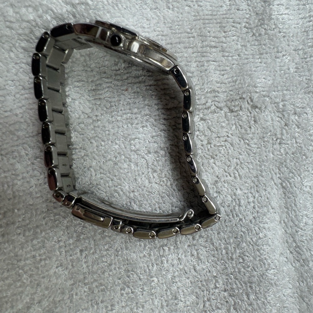 Seiko Silver Watch with Soft Pink Dial - Picture 2 of 4